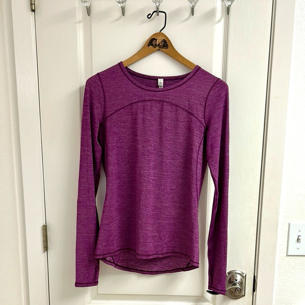 Lululemon top, Women’s Long Sleeve Magenta Purple Size 4